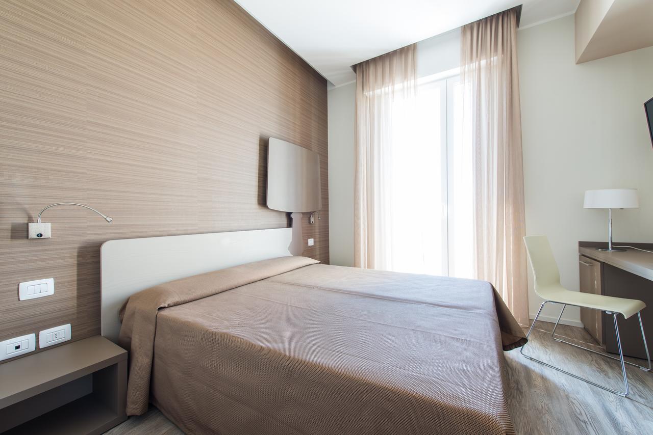 Hotel 2000 Rimini Zewnętrze zdjęcie