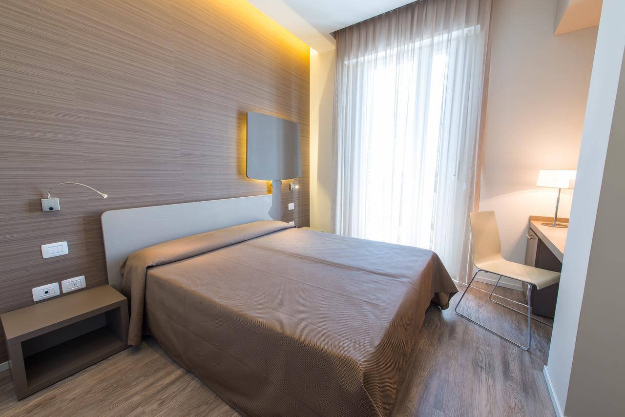 Hotel 2000 Rimini Zewnętrze zdjęcie