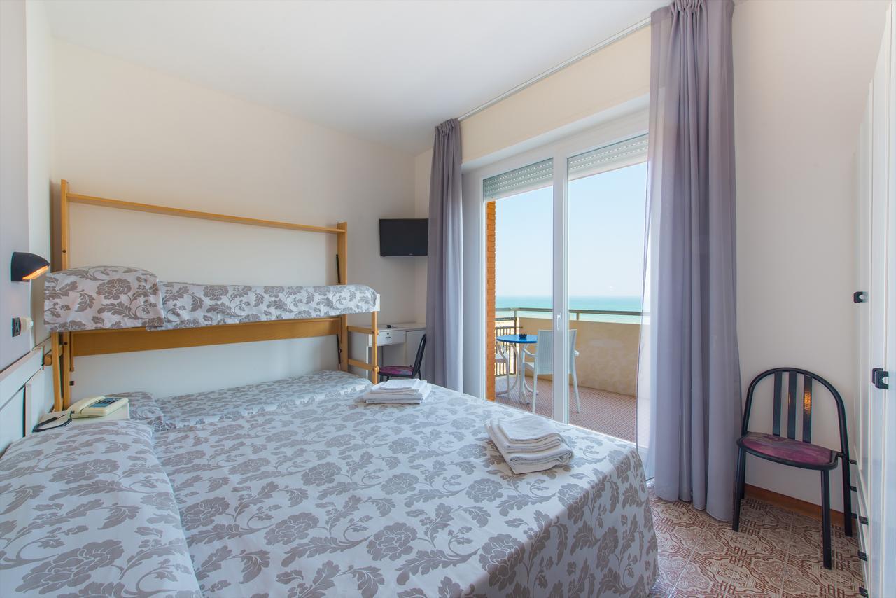 Hotel 2000 Rimini Zewnętrze zdjęcie
