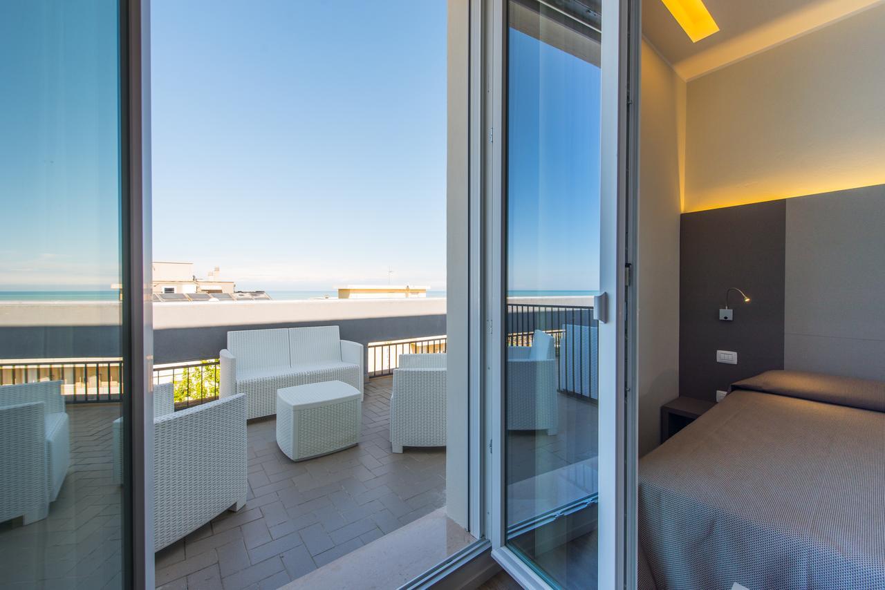 Hotel 2000 Rimini Zewnętrze zdjęcie