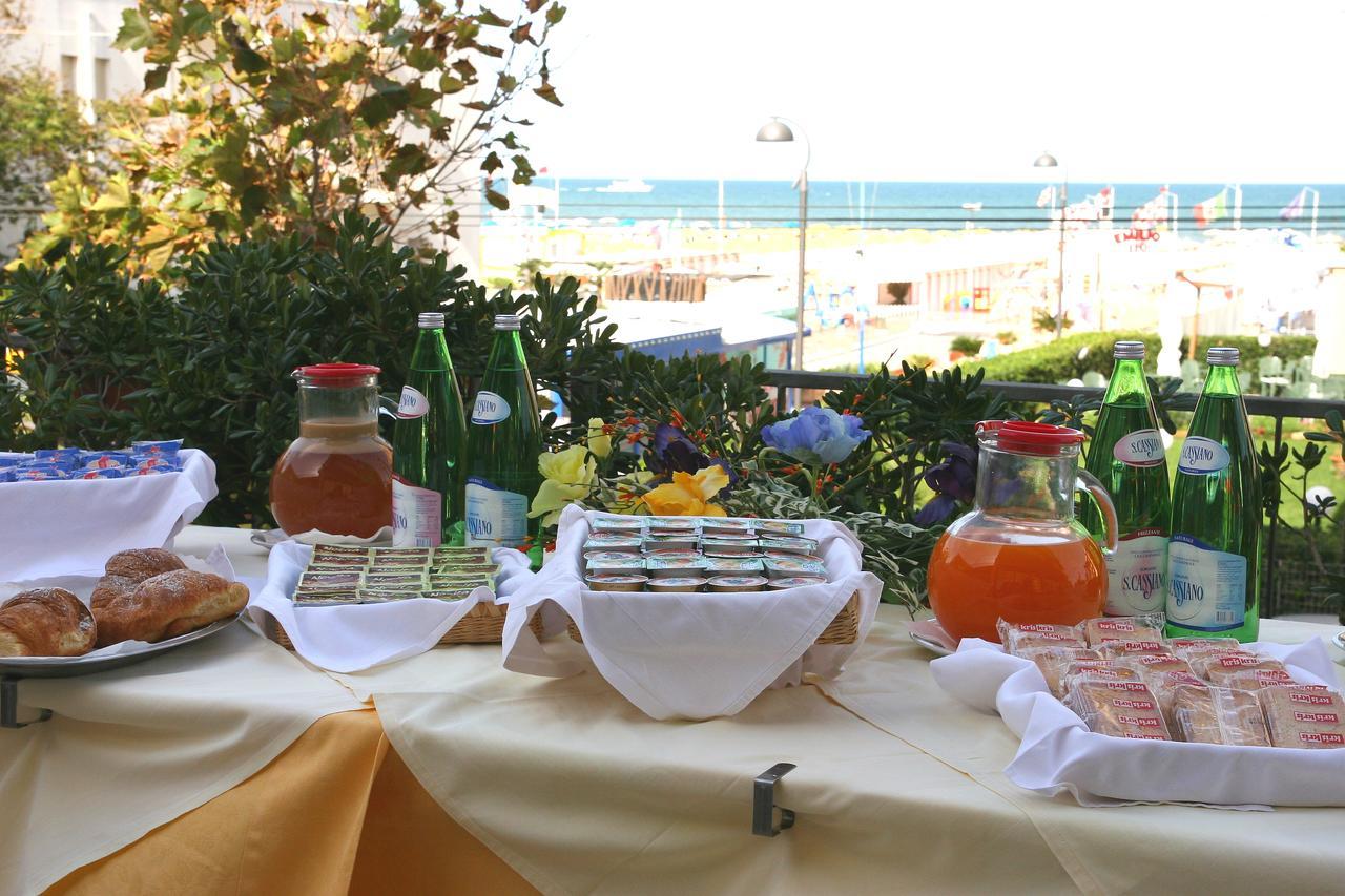 Hotel 2000 Rimini Zewnętrze zdjęcie