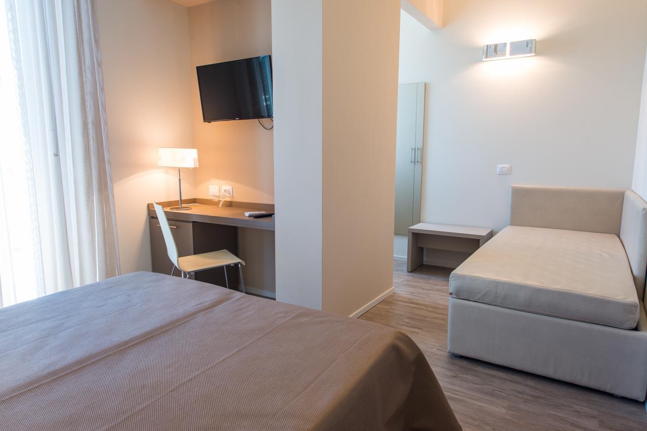 Hotel 2000 Rimini Zewnętrze zdjęcie